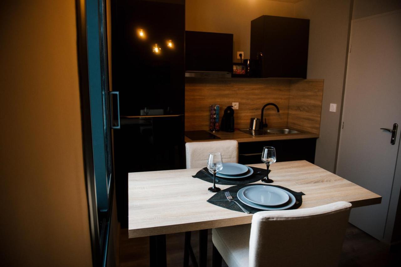 La Suite Romantique Avec Jacuzzi Au Coeur De 佩皮尼昂 外观 照片