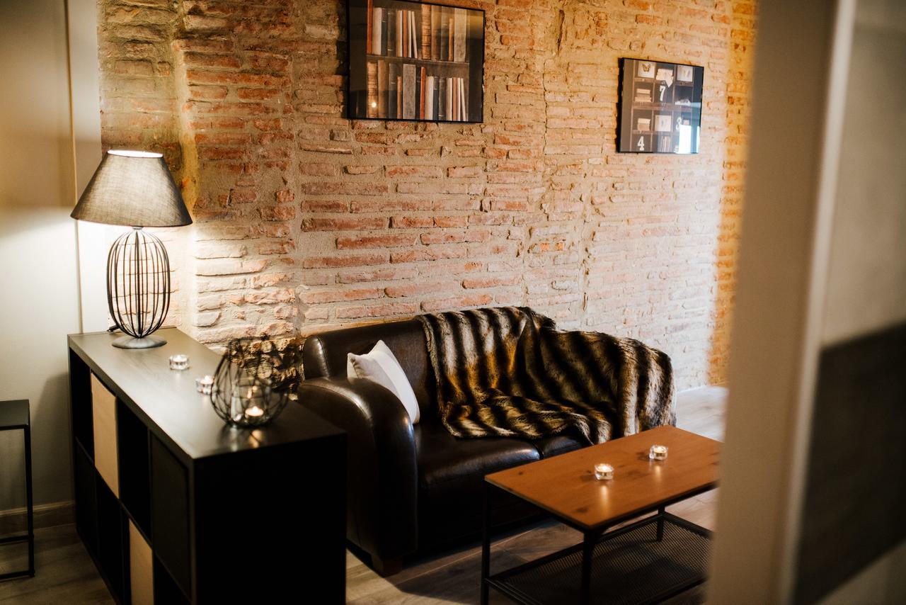 La Suite Romantique Avec Jacuzzi Au Coeur De 佩皮尼昂 外观 照片